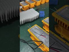 ดูโรงงาน ไฟ LED ป้องกันการระเบิด เน้นการสาธิตลูกปัด LED