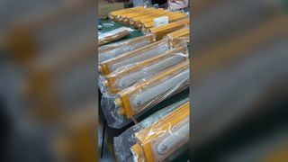 IP65 กันน้ำ Ra80 CRI LED แสงเชิงเส้นป้องกันการระเบิดพร้อมระบบระบายความร้อนด้วยครีบหล่อสำหรับวัตถุอันตราย