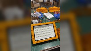 SMD2835/3030 ไฟ LED ป้องกันการระเบิด 100-110lm/W IP66 สำหรับโรงงานและพื้นที่อันตราย