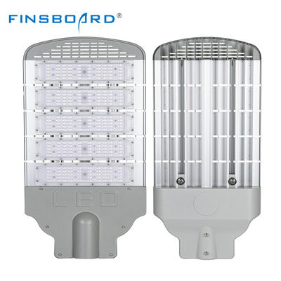 ไฟถนน LED กันน้ำ IP65 เลนส์ PC อะลูมิเนียมอัลลอยด์ ประสิทธิภาพ 130-140lm/w สำหรับใช้งานกลางแจ้ง