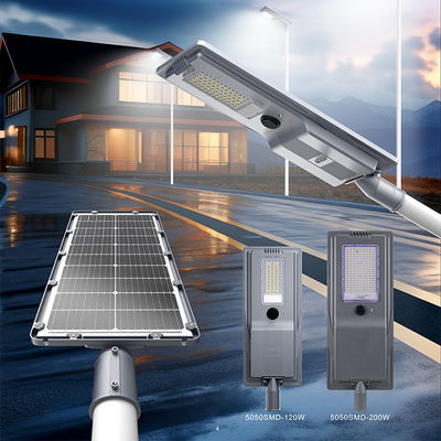 ไฟถนนโซลาร์เซลล์ LED คุณภาพดี กันน้ำ IP65 สำหรับภายนอกอาคาร ไฟถนน SMD อะลูมิเนียมหล่อขึ้นรูป 400w 600w แบบ All in One