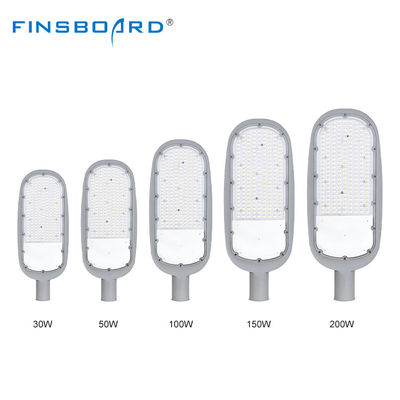 ไฟถนน LED ประสิทธิภาพสูง 120lm/W พร้อมมาตรฐานกันน้ำ IP66 และแรงดันไฟฟ้ากว้าง AC85-265V สำหรับไฟถนนภายนอก